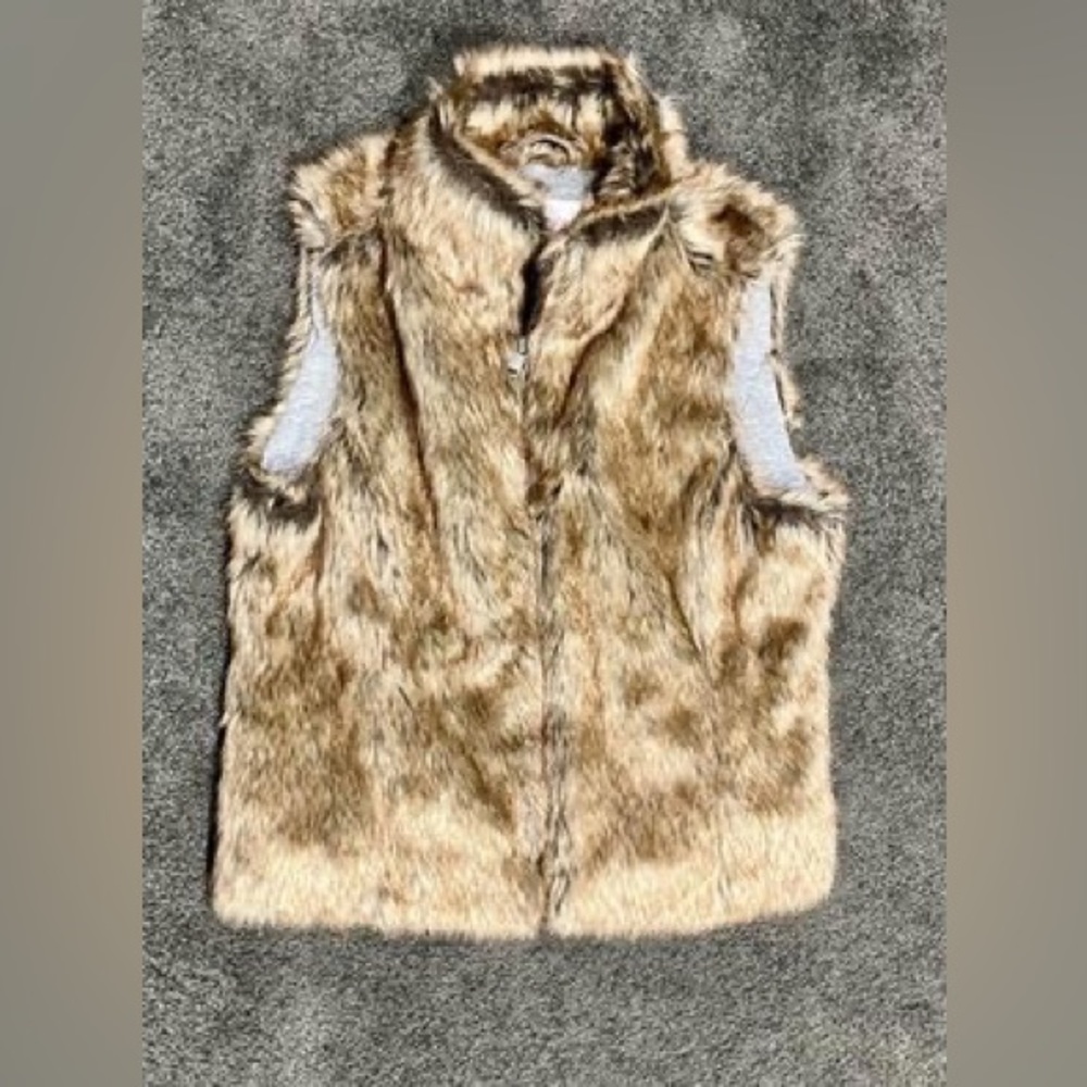 Like New Girls Justice Faux Fur Vest (size 12/14)